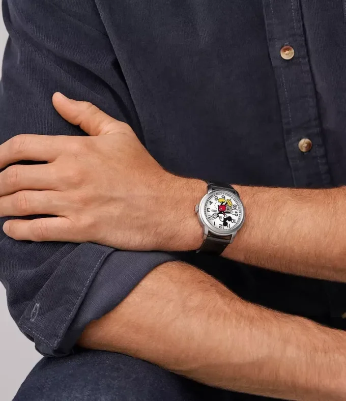 Disney Fossil Special Edition Classic Disney Mickey Mouse Watch Disney Fossil Special Edition Classic Disney Mickey Mouse Watch